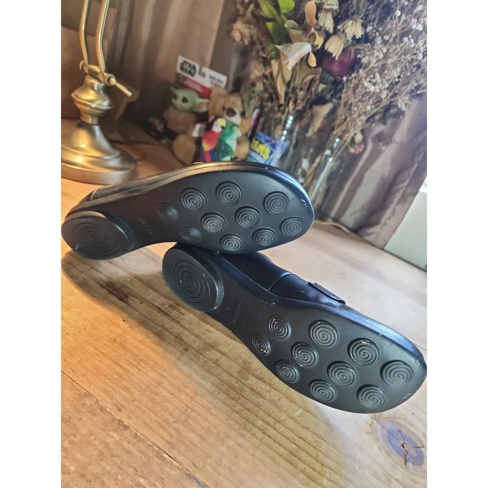 Me Too Penny Loafers, Square Toe, Black Sz 5.5. Excellent Condition